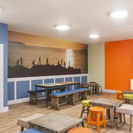 بيت شباب Wild Atlantic *