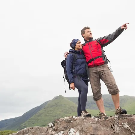 Wild Atlantic بيت شباب لينوان